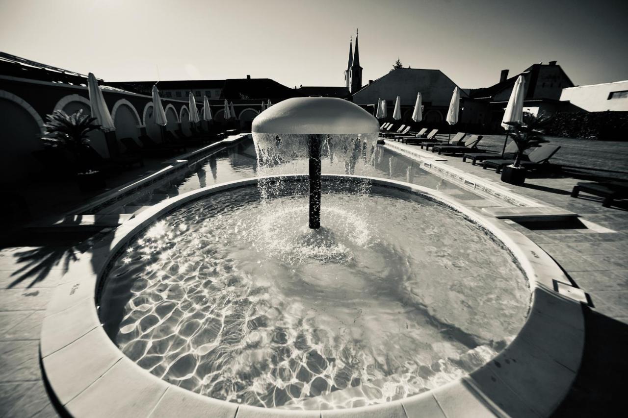 Hotel Astoria Hotel 4*