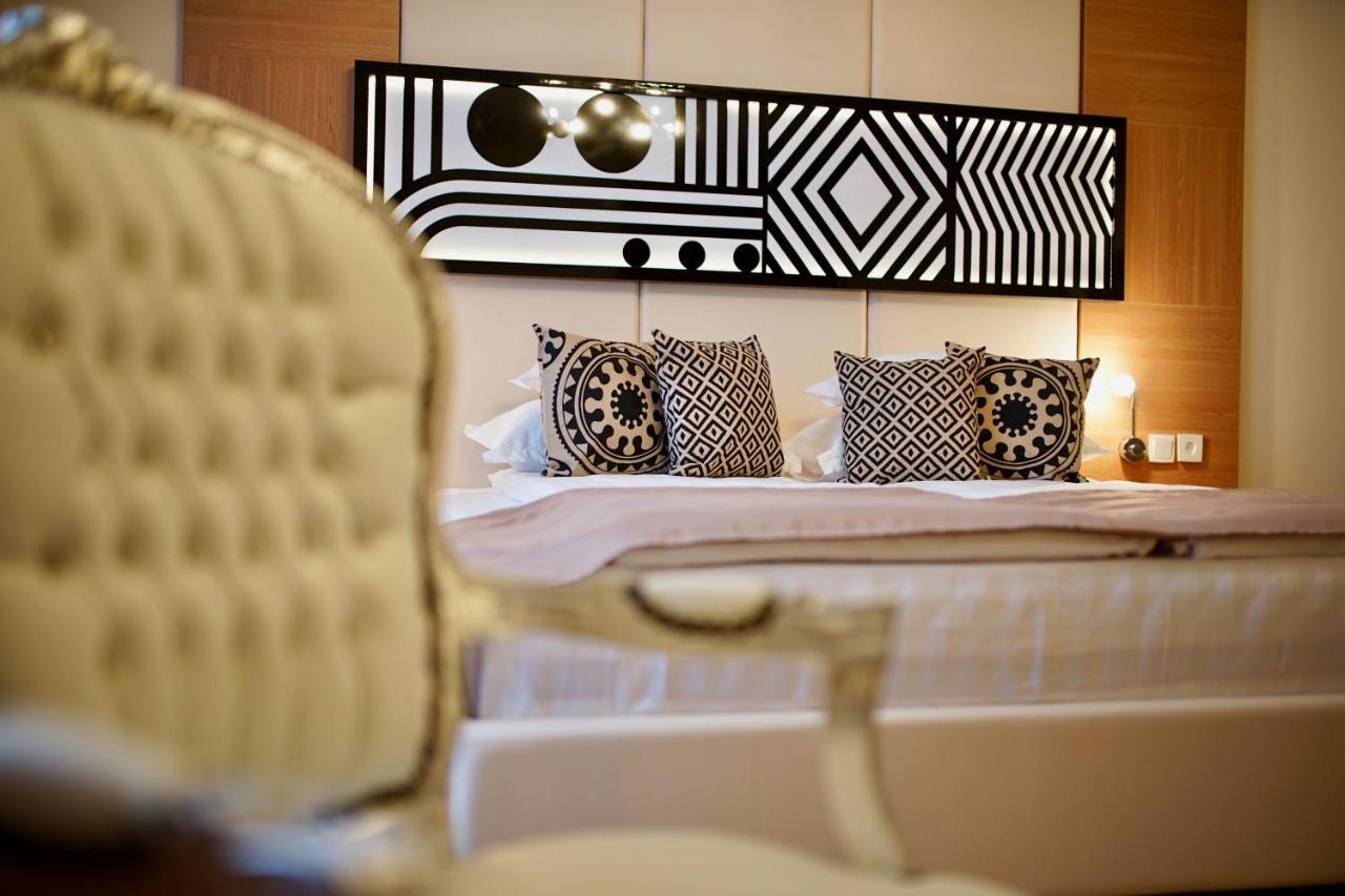 Hotel Astoria & Hunedoara